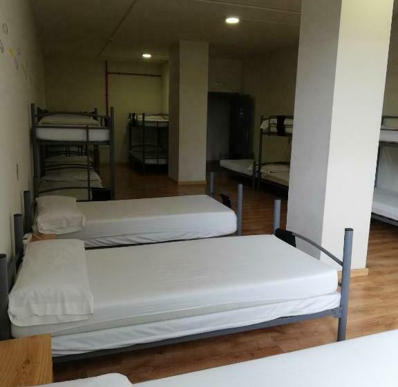 Alma Del Camino Rooms & Albergue Hostel