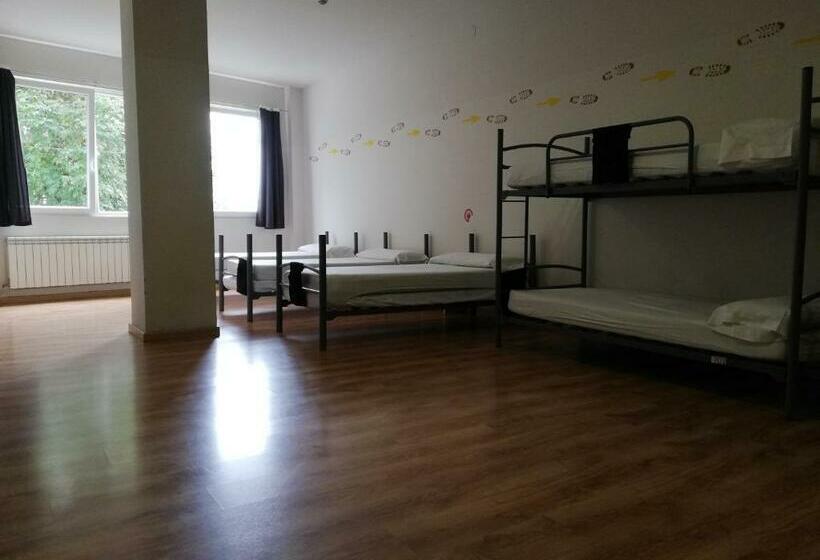 Alma Del Camino Rooms & Albergue Hostel