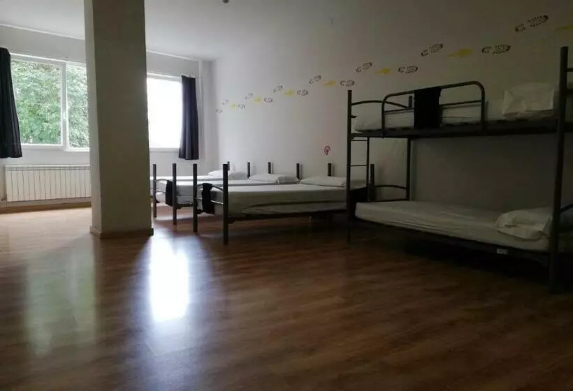 Alma Del Camino Rooms & Albergue Hostel