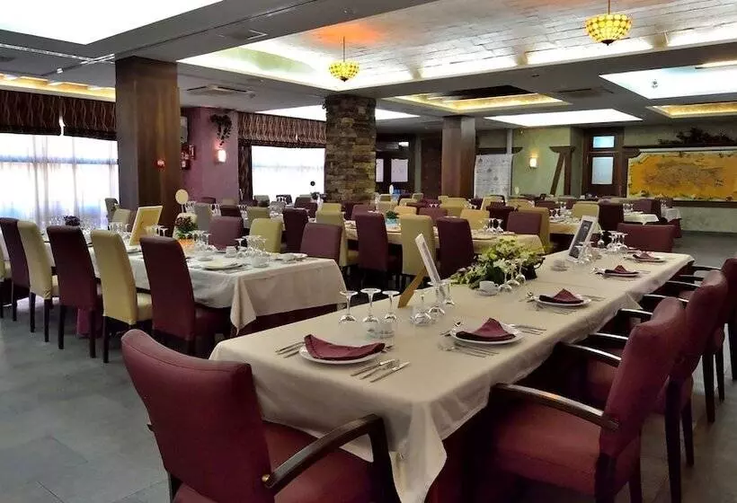 Hostelli Cuatro Caminos