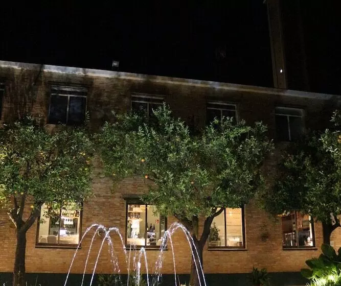 簡易ホテル Lantana Garden