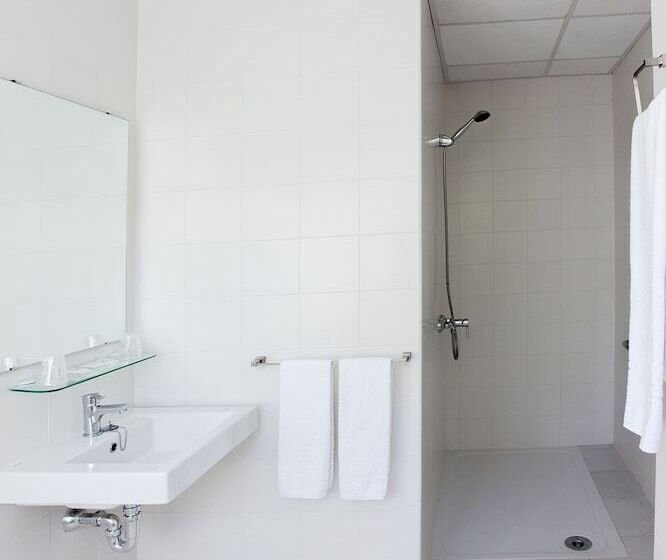 فندق فئة نجمة واحدة Lantana Garden