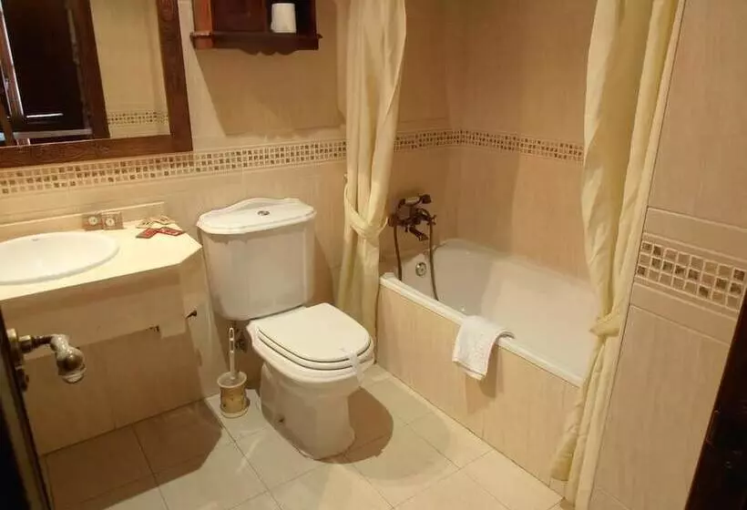 Hostal Virgen De La Encina