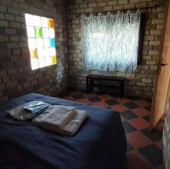 ホテル Cabañas Bungalow Albergue Camping Valle Do Seo