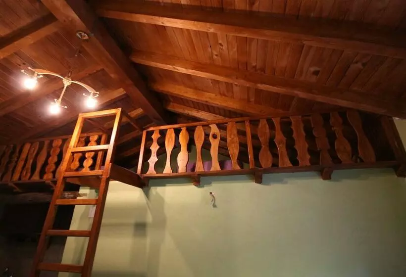 ホテル Cabañas Bungalow Albergue Camping Valle Do Seo