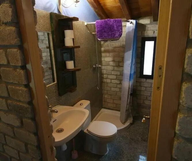 ホテル Cabañas Bungalow Albergue Camping Valle Do Seo