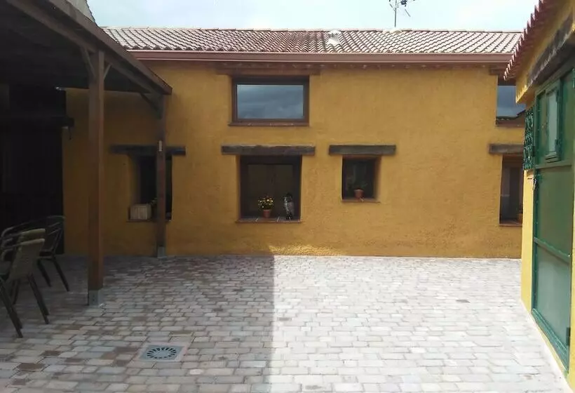 Majatalo Arroyo Milano Casa Rural