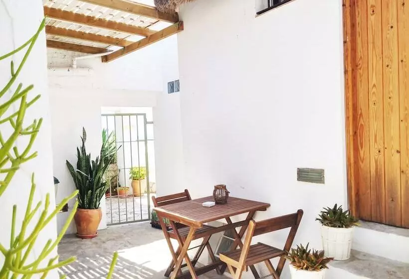 Majatalo Bungalows Castillejos   Adults Only