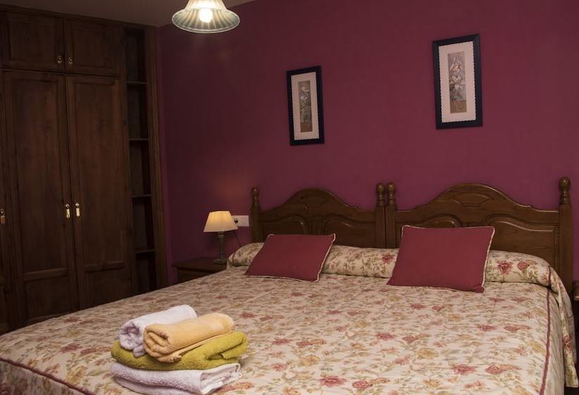 Apartamentos La Regoria