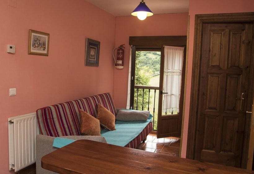 Apartamentos La Regoria