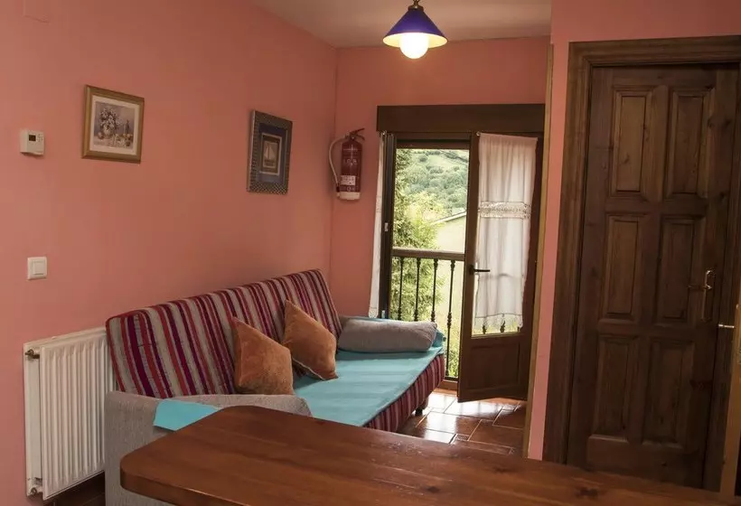 Apartamentos La Regoria