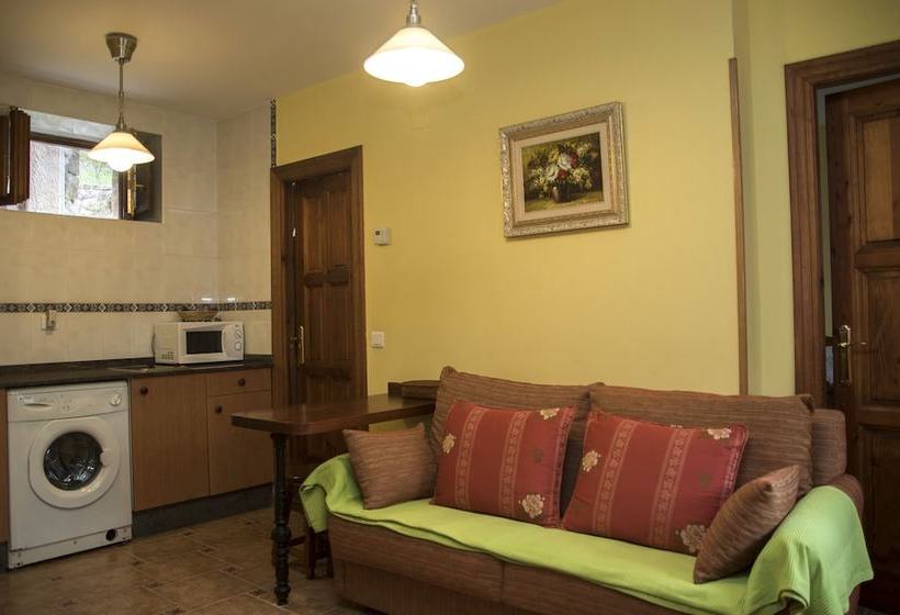 Apartamentos La Regoria