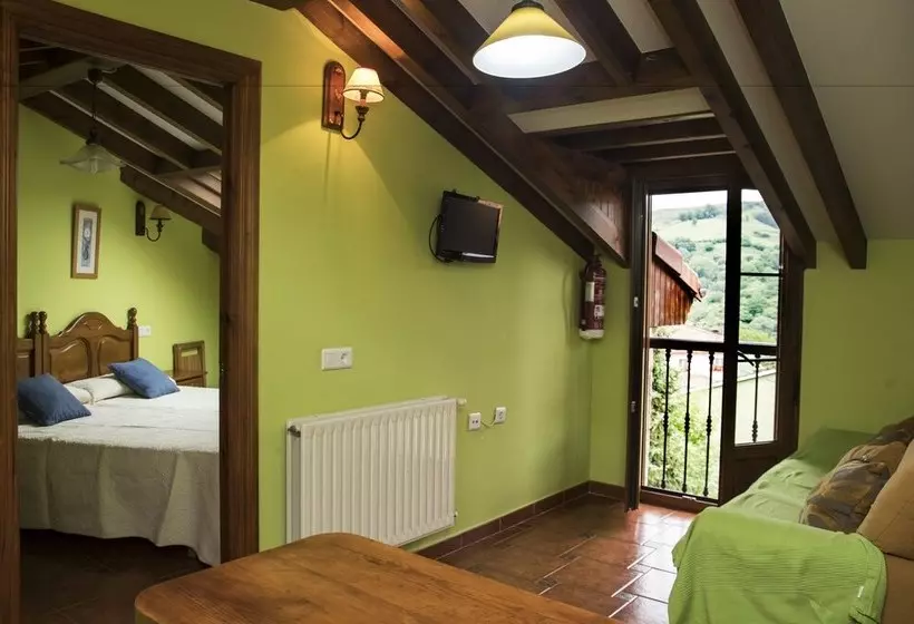 Apartamentos La Regoria