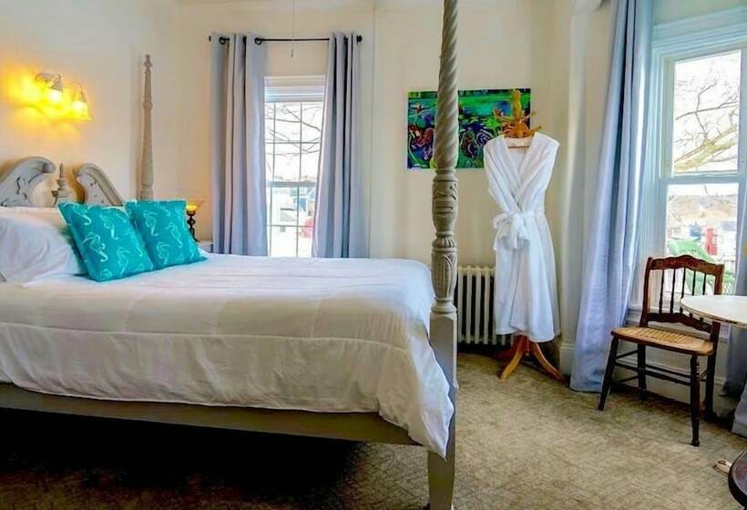 Captain Sawyer S Bed & Breakfast