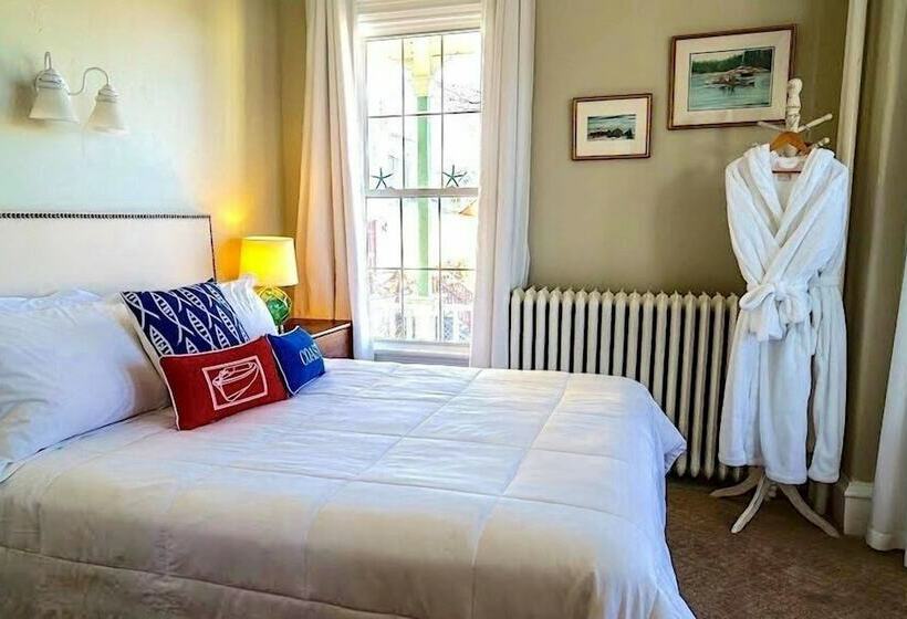 Captain Sawyer S Bed & Breakfast