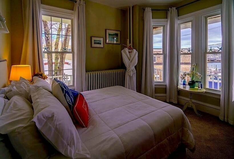 Captain Sawyer S Bed & Breakfast