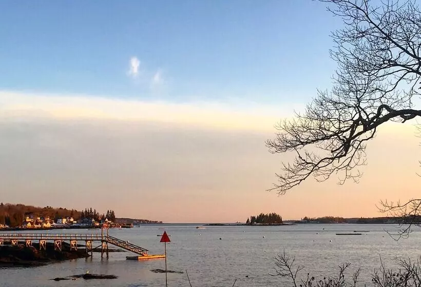 Captain Sawyer S Bed & Breakfast