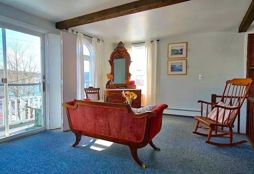 Captain Sawyer S Bed & Breakfast