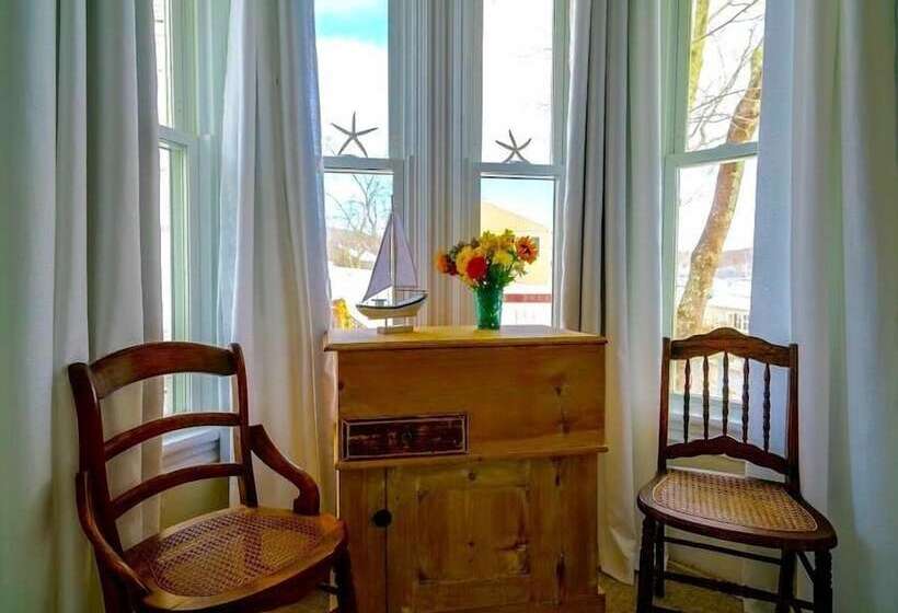 Captain Sawyer S Bed & Breakfast