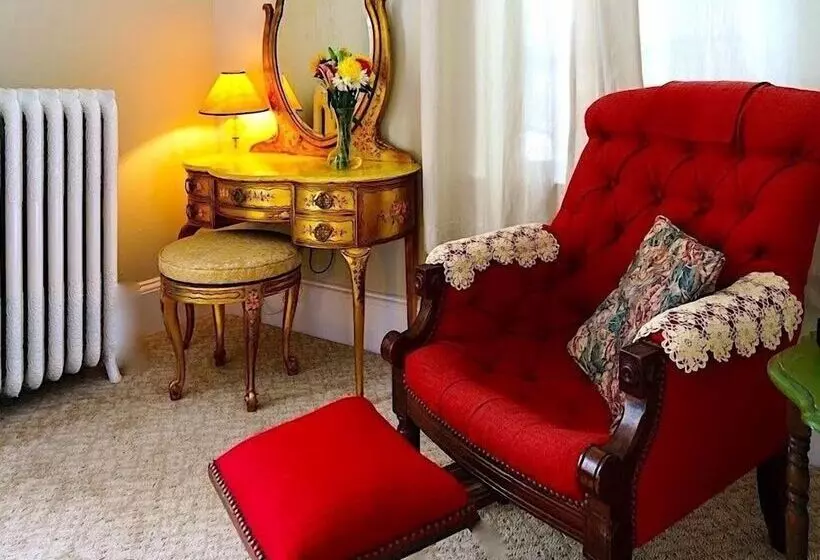 Captain Sawyer S Bed & Breakfast