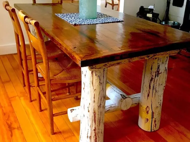 Captain Sawyer S Bed & Breakfast