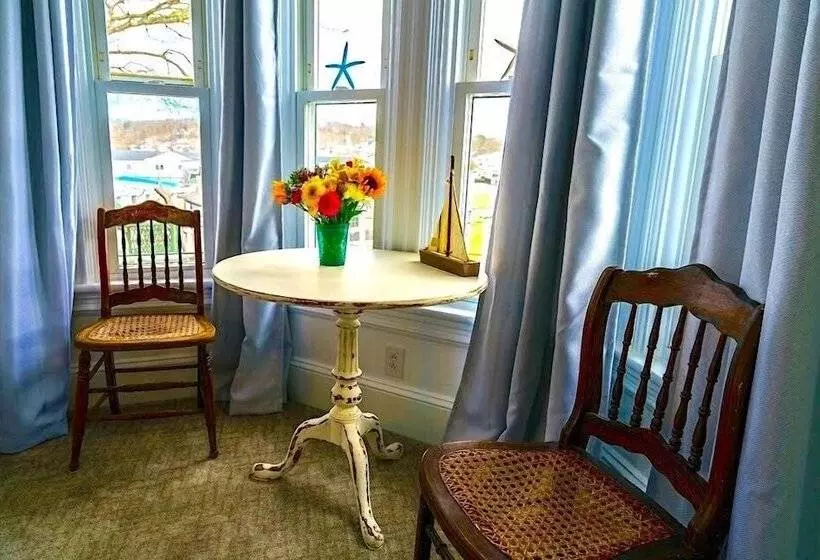 Captain Sawyer S Bed & Breakfast