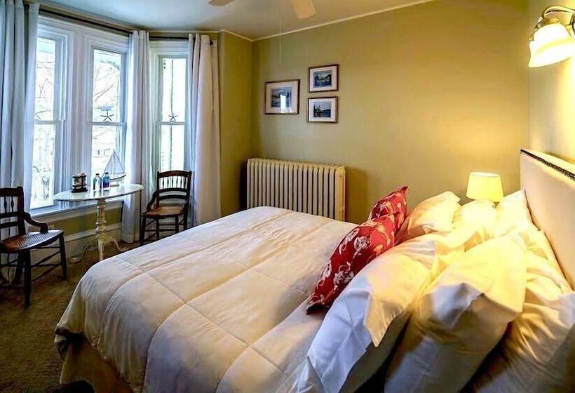 Captain Sawyer S Bed & Breakfast