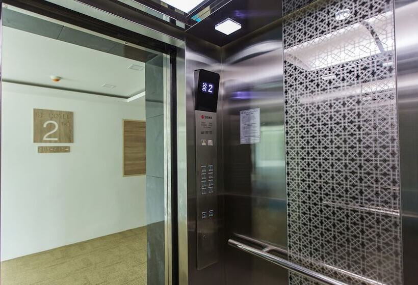 فندق B2 Ubon Premier