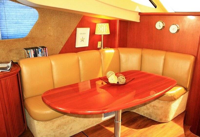 ホテル Dockside Boat & Bed Long Beach