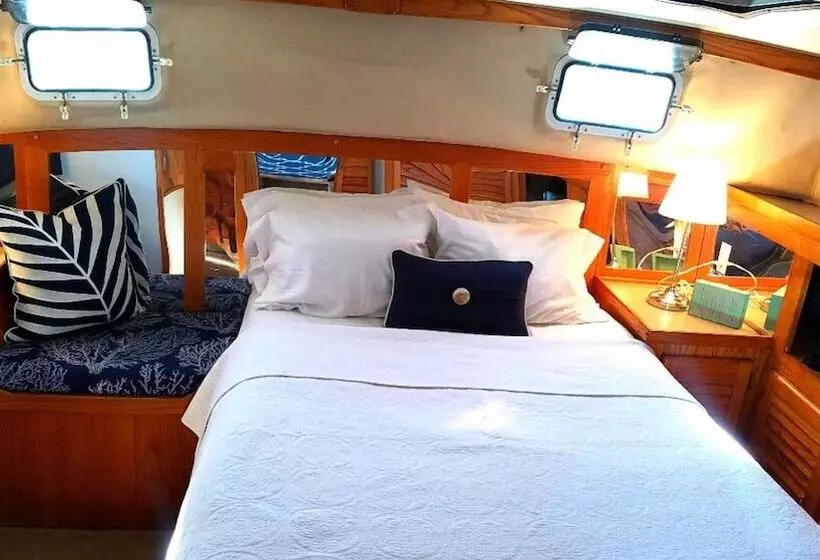 ホテル Dockside Boat & Bed Long Beach