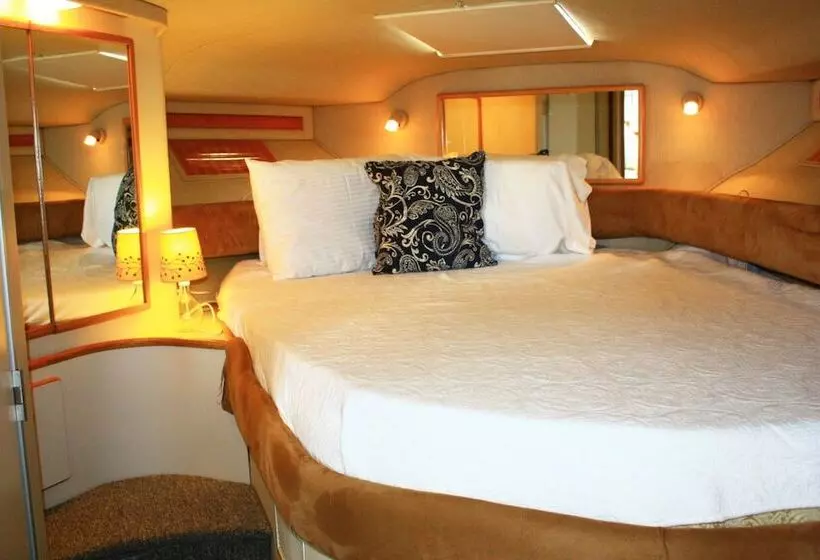 ホテル Dockside Boat & Bed Long Beach