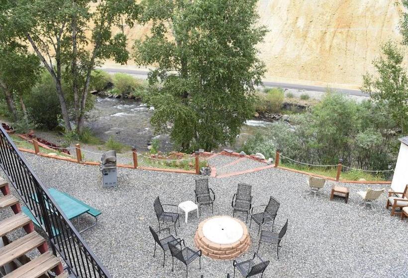 מוטל Argo Inn And Suites