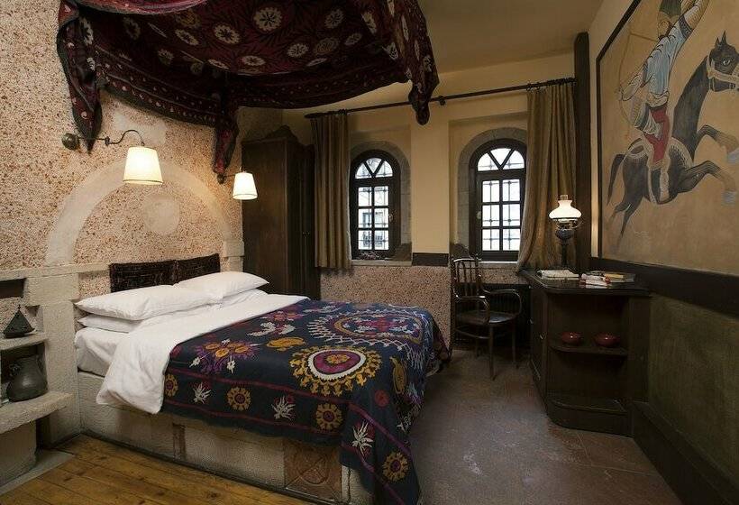 Hotel Empress Zoe
