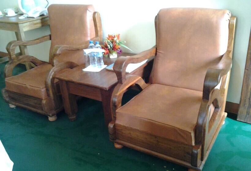 فندق Flamingo Safari Lodge