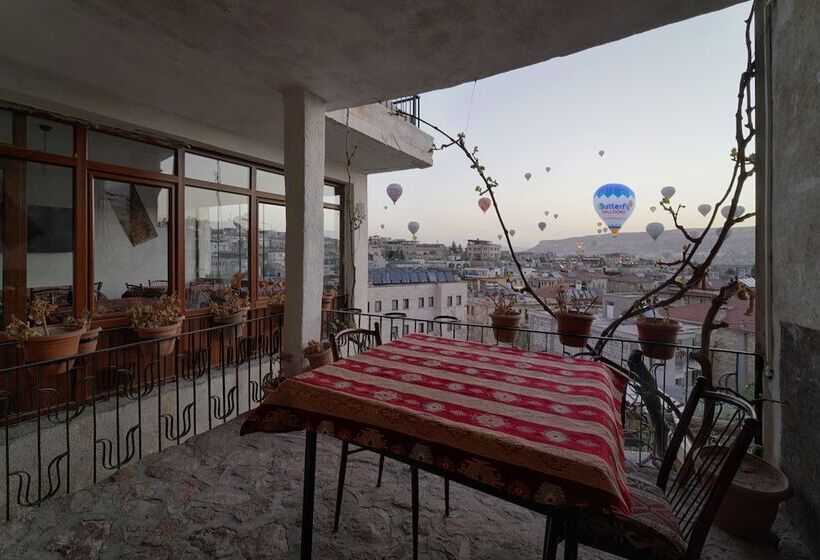 ホテル Avlu Cave House