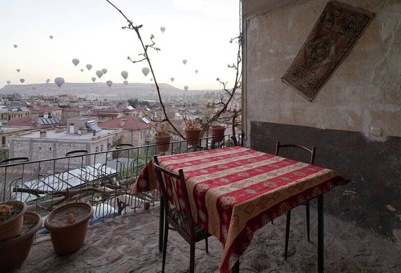 ホテル Avlu Cave House