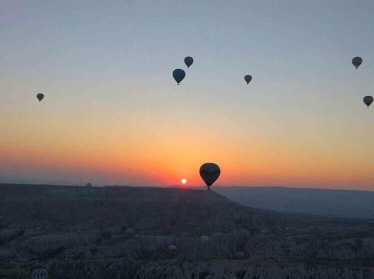 ホテル Avlu Cave House