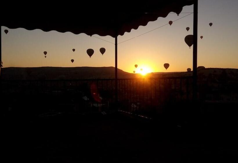 ホテル Avlu Cave House