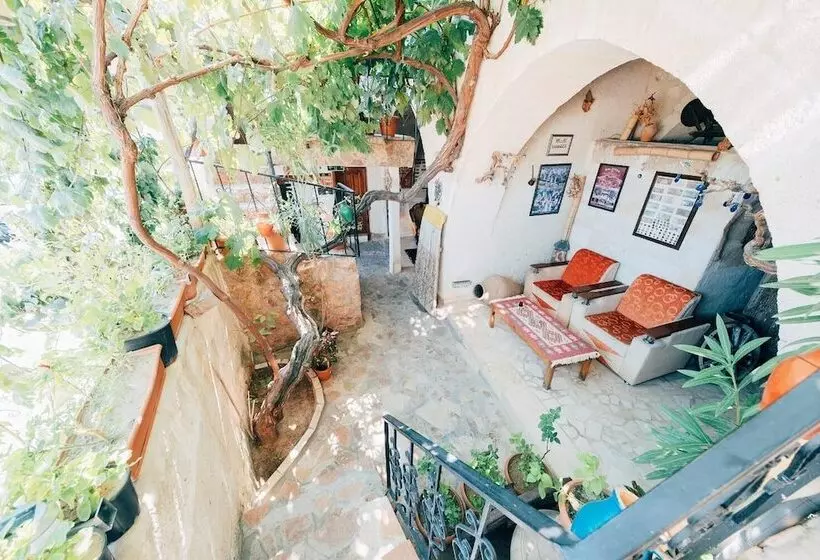 ホテル Avlu Cave House
