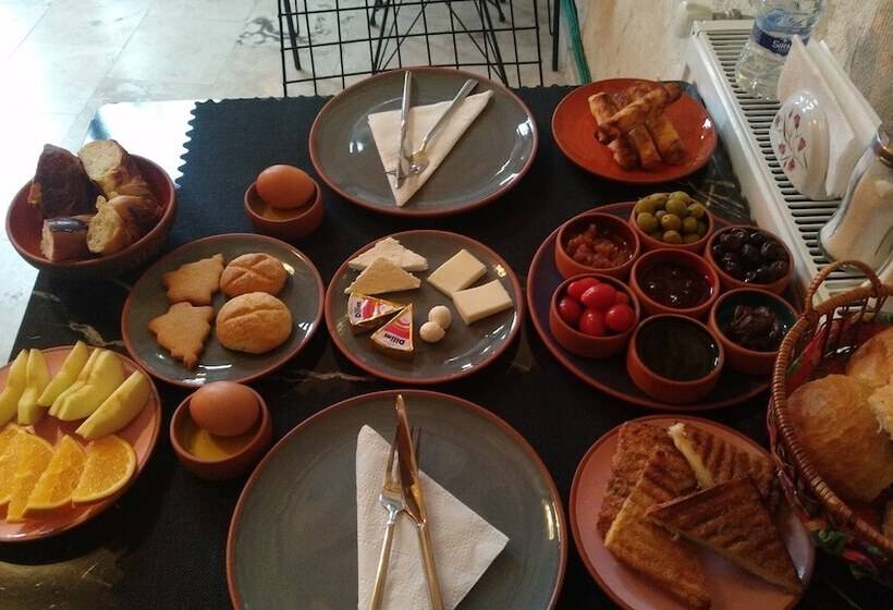 ホテル Avlu Cave House