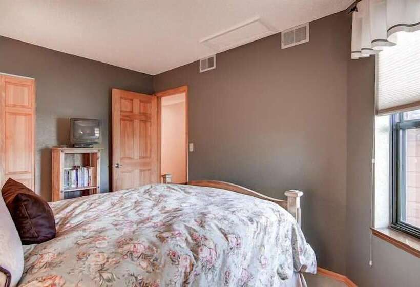 Mountainside Condominiums By Crmr