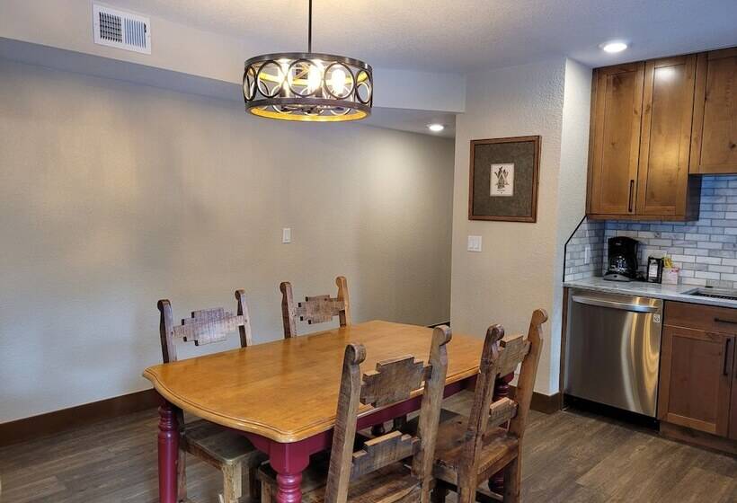 Mountainside Condominiums By Crmr