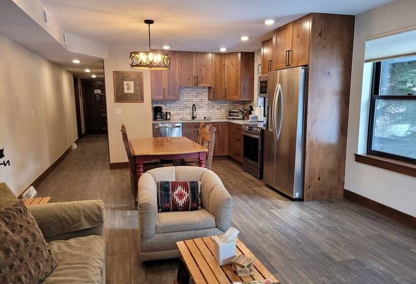 Mountainside Condominiums By Crmr