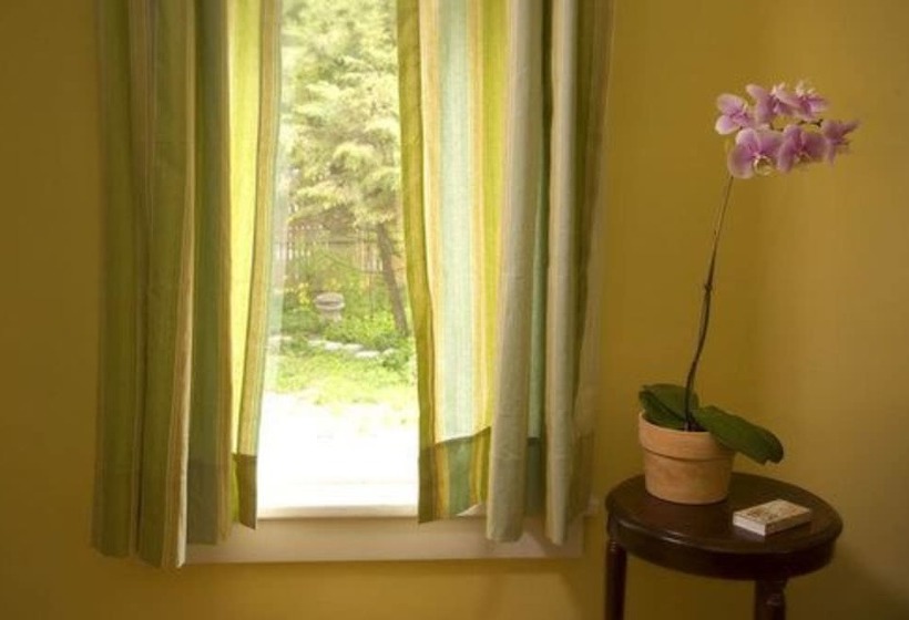 The Croff House Bed & Breakfast