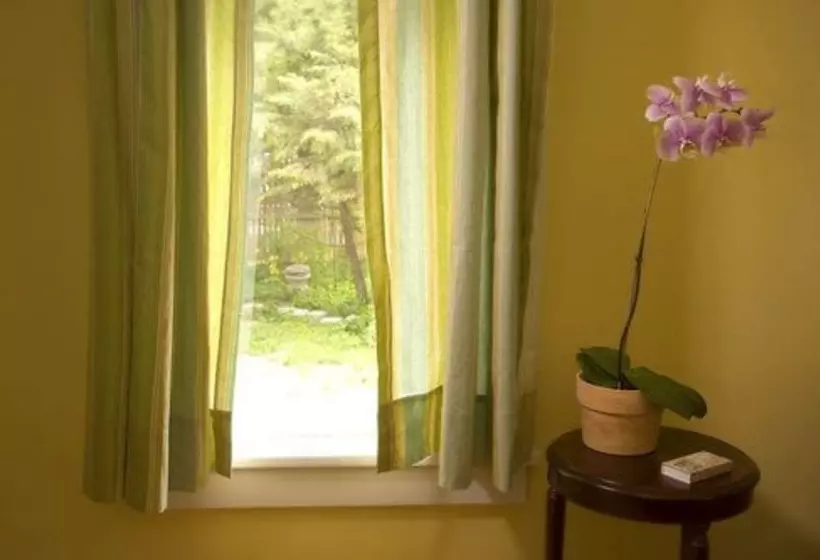 The Croff House Bed & Breakfast