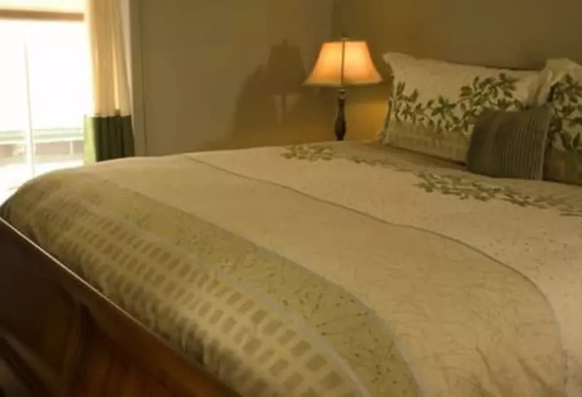 The Croff House Bed & Breakfast