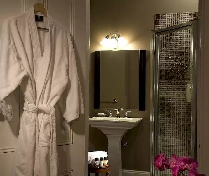 The Croff House Bed & Breakfast