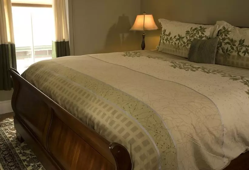 The Croff House Bed & Breakfast