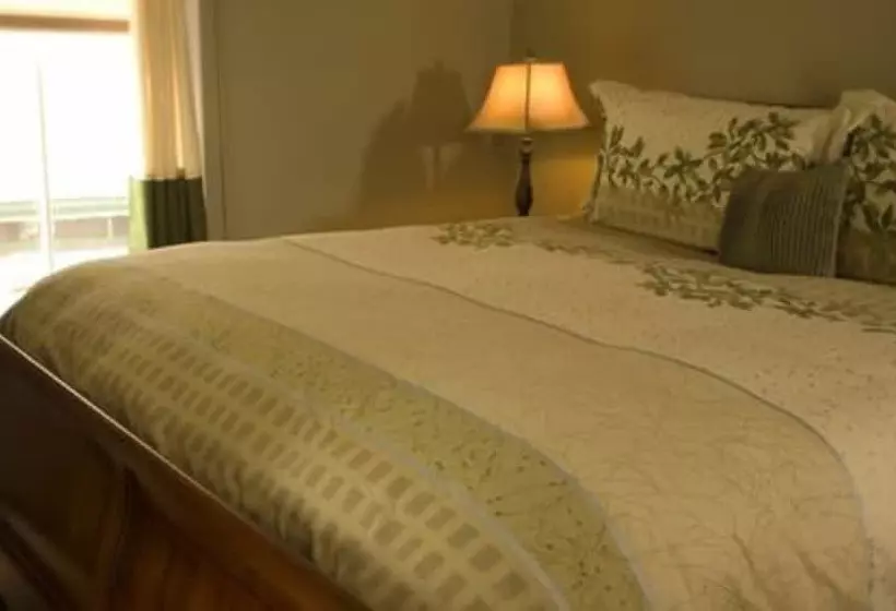 The Croff House Bed & Breakfast