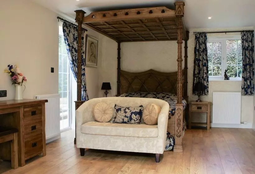 The Lodge Bed And Breakfast